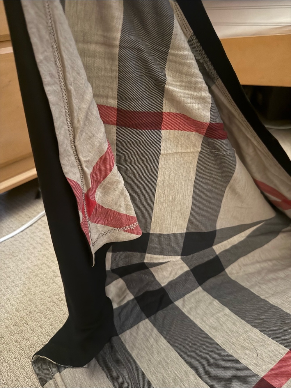 Burberry Reversible Waterfall Black Cardigan with Classic Beige Plaid Lining - L - Picture 9 of 10
